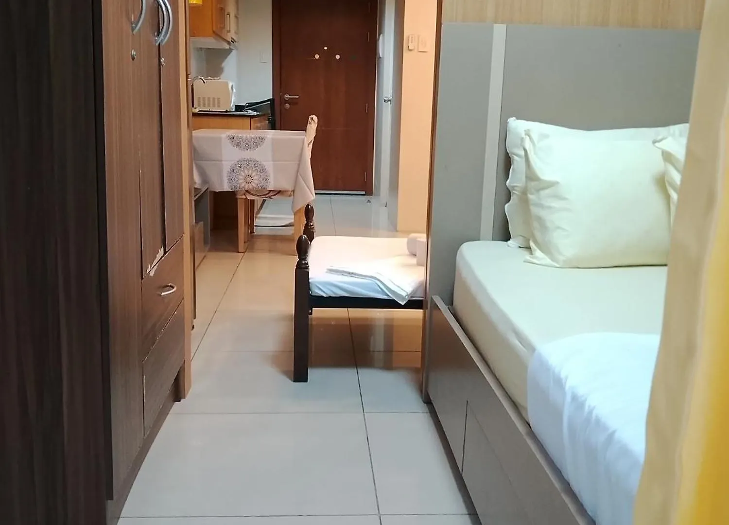 232D Pool View With Big Balcony Apartment Manila