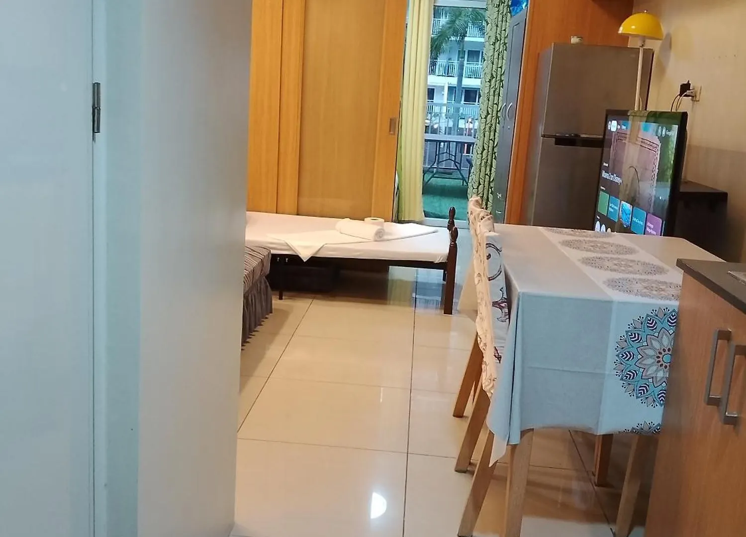 232D Pool View With Big Balcony Apartment Manila